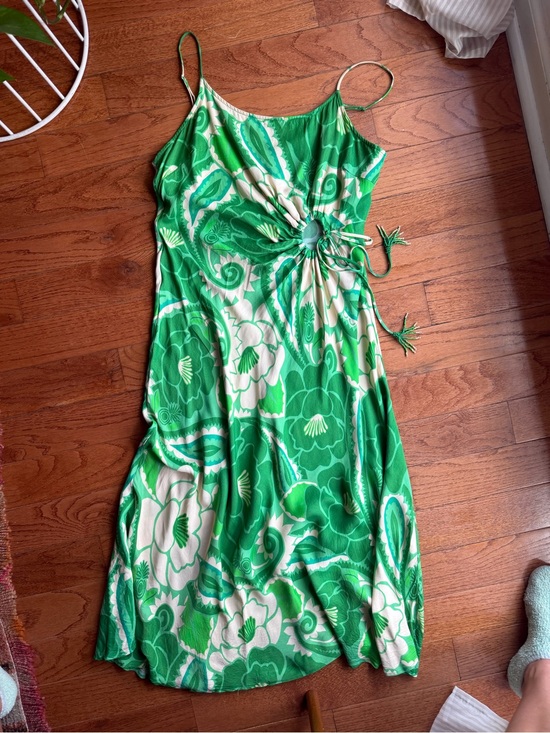 FARM Rio Dresses & Skirts - FARM Rio Green & Cream Floral Tie-Detail Midi Dress